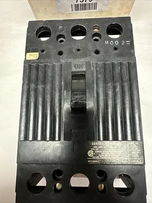 Used GE TQD3225 Circuit Breakers | Surplus Asset Holdings #1189091