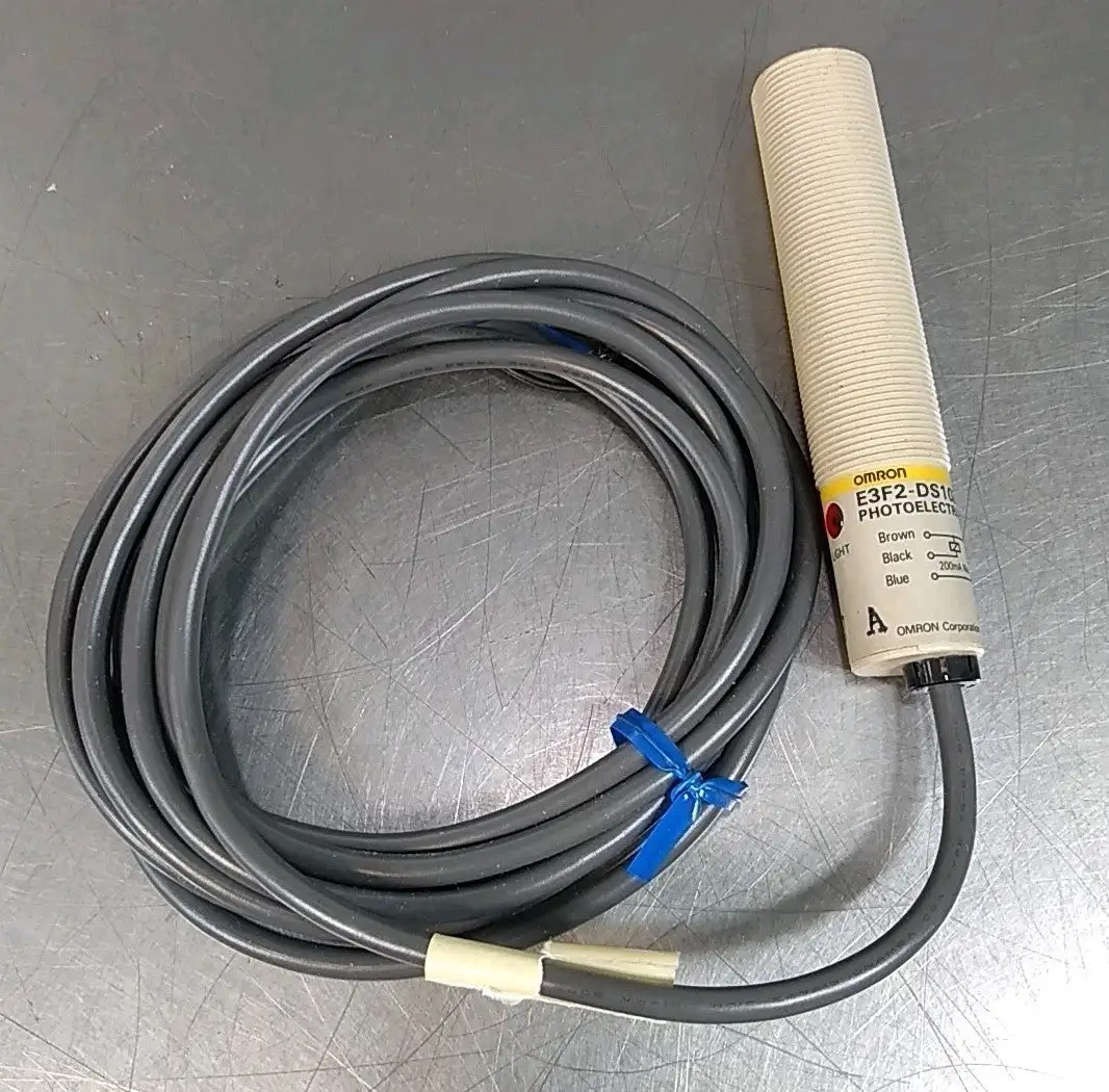 Omron E3F2-DS10Z1 Photoelectric Switch Loc5E2/4