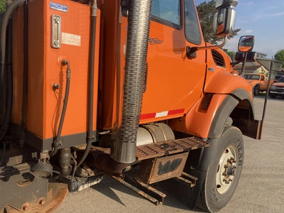 USED 2011 INTERNATIONAL SF647 6X4