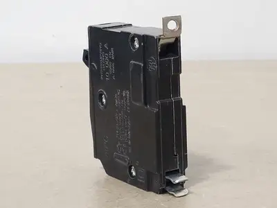 USED SQUARE D QOB120