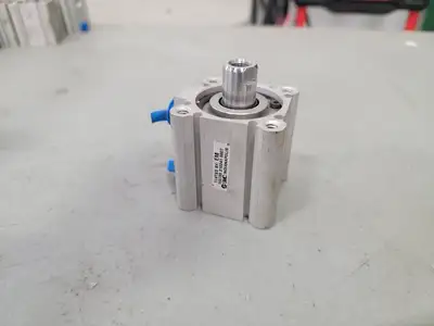 USED SMC NCQ2L40-25DZ