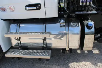 New | in-Stock 2027 PETERBILT 548 Rolloff Trucks Texas US | Roll Off Truck World #1492019