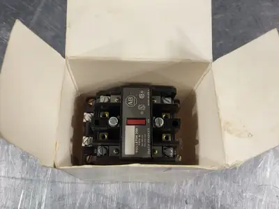 NEW ALLEN-BRADLEY 700-N200A1