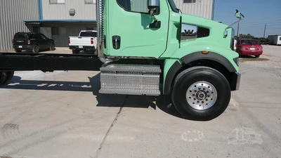 New | in-Stock 2025 WESTERN STAR 47X Cab Chassis trucks Texas US | Roll Off Truck World #1492024
