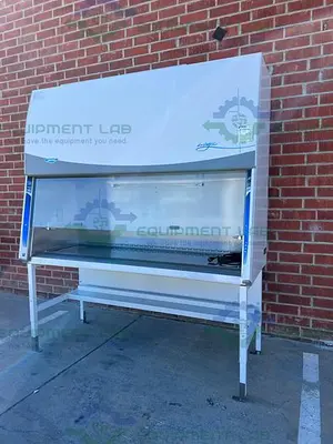 USED LABCONCO 302611100 CLASS II TYPE A2 LOGIC + BIOLOGICAL SAFETY CABINET 6 FT, 115V