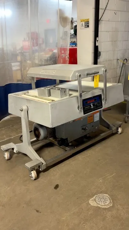 Used ULTRAVAC 2100 Vacuum Sealers Illinois US | M&M Equipment Corp. #1145684