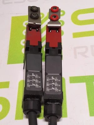 OMRON D4GS-N4R SLIM SAFETY DOOR SWITCH - LOT OF 2 -