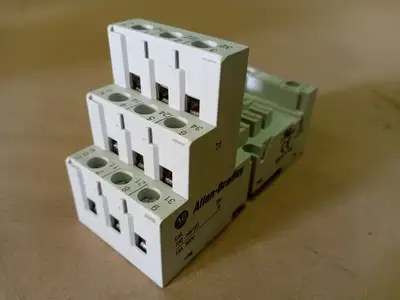 NEW ALLEN-BRADLEY 700-HN153