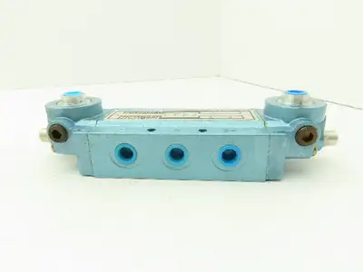 Skinner S3AAGBX2 Pneumatic Directional Control Valve 5-Way 3 Pos 150 PSI 1/4"NPT