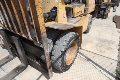 Hyster H80XL 8,000 lbs Cap Forklift (LOCATION: Schertz TX)