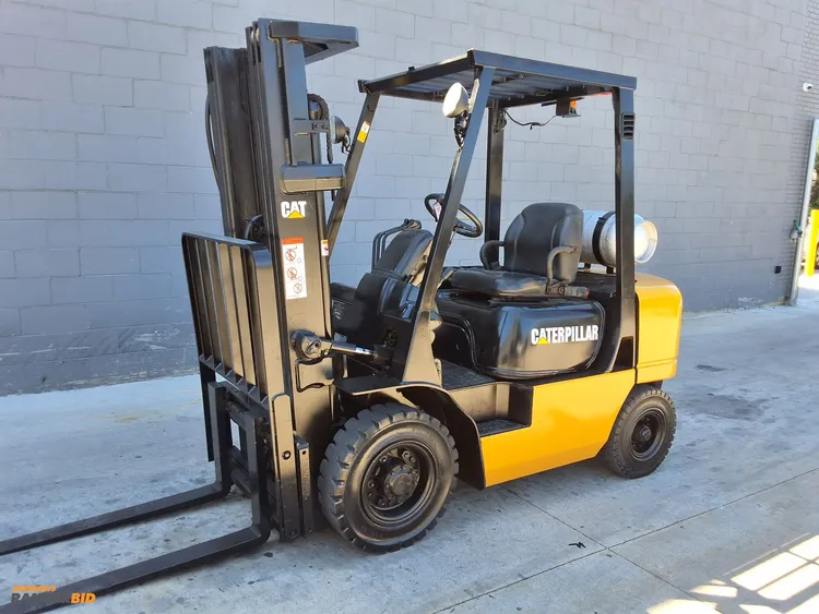 Used CATERPILLAR 5,000LBS CAPACITY, PNEUMATIC TIRE Liquid Propane Forklifts Michigan US | Miedema Asset Management Group #1340399
