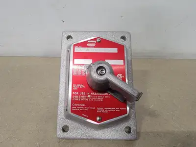 NEW CROUSE-HINDS DSD SR30320 SX178