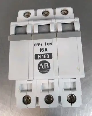 Allen Bradley 1492-CB3F3 SerB 16A Circuit Breaker Loc4E41