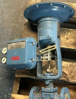 Used DEZURIK 851403-1D20-2J6-19-PDEL-AAA Solenoid Valves Ohio US | Surplus Asset Holdings #1365884