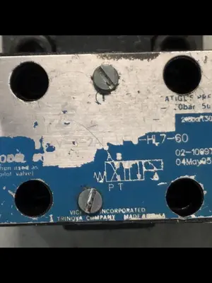 USED VICKERS DG4V-3-2AL-M-U-HL7-60