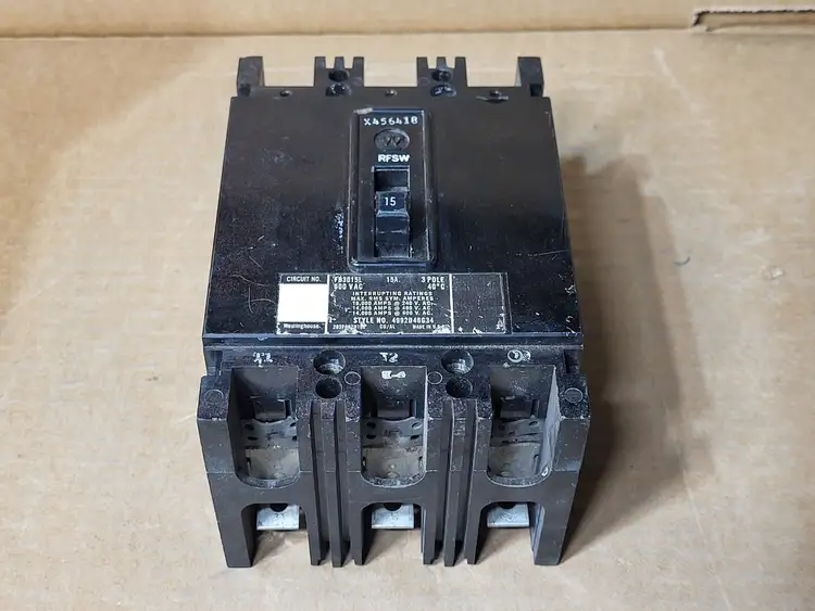 Used WESTINGHOUSE FB3015L Switchgears British Columbia CA | Lenmark #409231