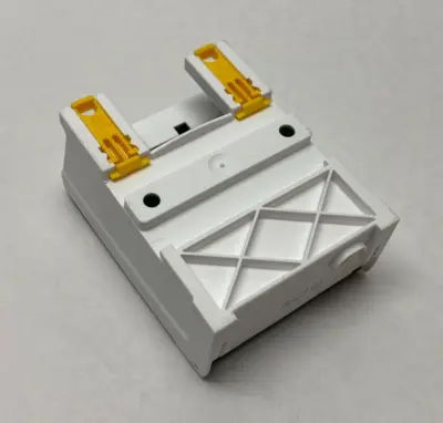 USED SCHNEIDER ELECTRIC LINERGY DS SCREW DISTRIBUTION BLOCK, 4-POLE 100A