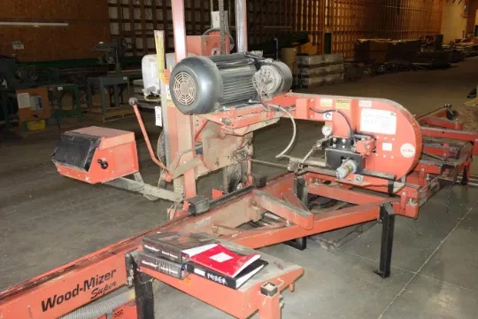 Used _UNKNOWN_ 40E25 Vertical Band Saws British Columbia CA | Coast Machinery Group #875427