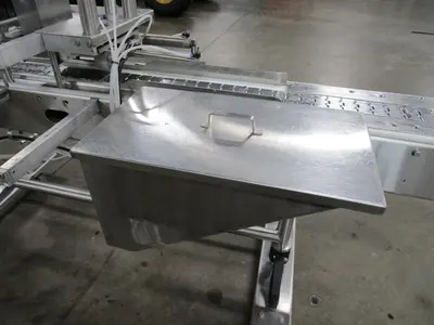Conveyor with Wirecut