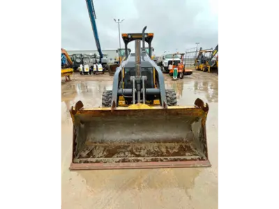 2015 JOHN DEERE 210L Utility Tractors | Steam Well LLC (7)