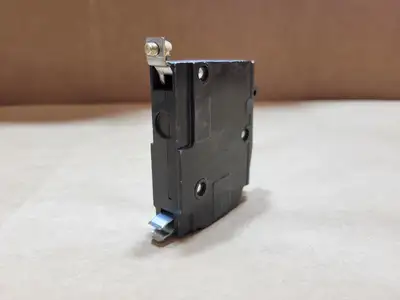 USED SQUARE D QOB140