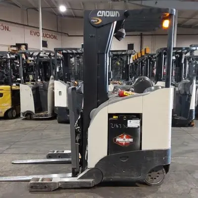 USED 2016 CROWN RR5725-45