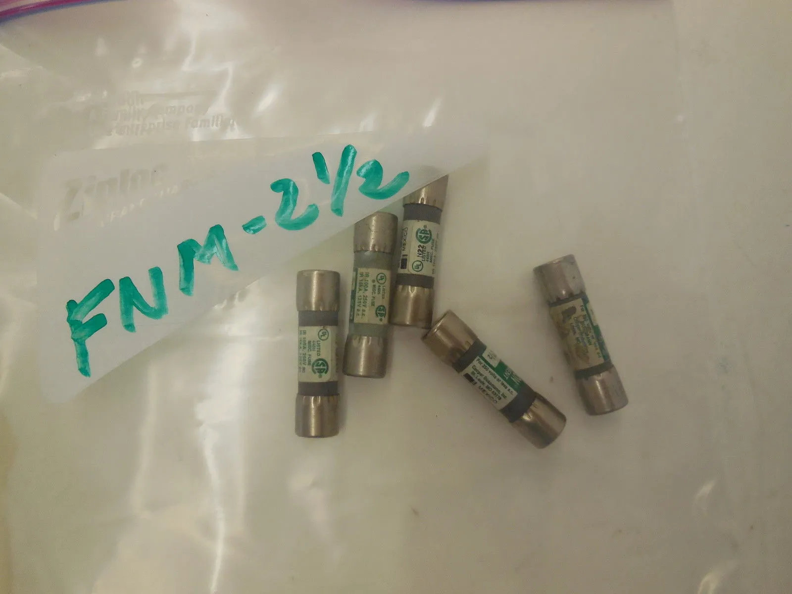 5 NEW FUSETRON FNM-2-1/2 FUSES FNM212