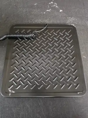Used AvaTek Used AVAWEIGH 334RS400T 400lb Digital Treaded Receiving Scale with Remote Display - FG9 Platform Scales Illinois US | Falcon Restaurant Supply #1373549