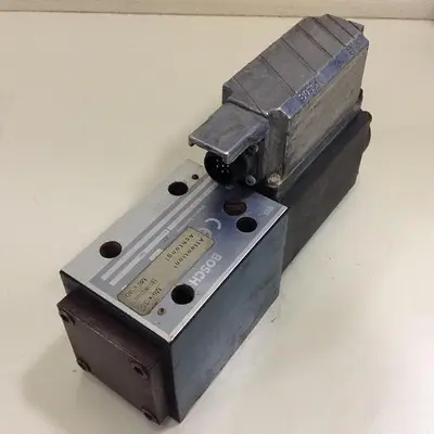 USED BOSCH 0 811 404 750