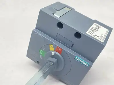 USED SIEMENS DOOR MOUNTED ROTARY OPERATOR DAMAGED CASE
