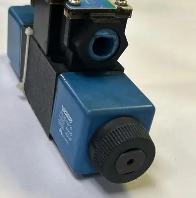 Used VICKERS DG4V-3S-2C-M-FTWL-B5-60 Solenoid Valves | Surplus Asset Holdings #1204221