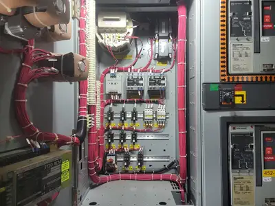 Low Voltage PDC / Switchgear Section, (2) 4000A, (5) 1200A, (1) 800A Magnum DS Breakers, 600V 3PH