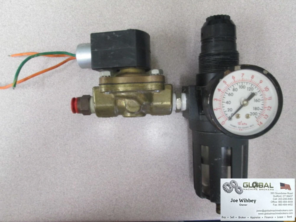 Skinner DIV Parker Hannifin Corp PSI Air Water LT Oil Gauge