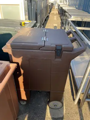 Used Carlisle Used Carlisle 125lb Mobile Ice Bin Caddy - SS137 Food Storage & Transportation Illinois US | Falcon Restaurant Supply #1376031