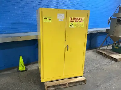 Used EAGLE MANUFACTURING 9010 Cabinets Ohio US | HGR 24 #1446197