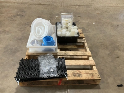Used MIXED LOT OF PLASTIC RESTAURANT EQUIPMENT Restaurant Storage Containers Michigan US | Miedema Asset Management Group #1761523