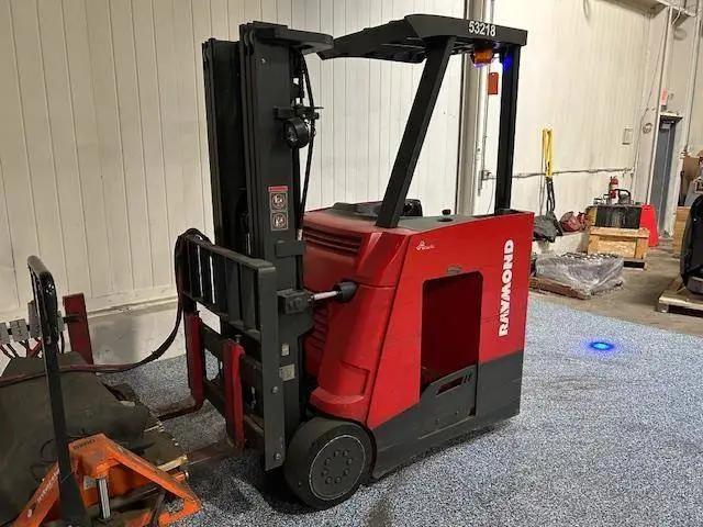 Used 2015 RAYMOND 415C35TT 3-Wheel Stand up Electric Counterbalance Forklifts Illinois US | Somerset Equipment Sales #1546256