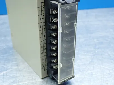 USED OMRON C200HOD212