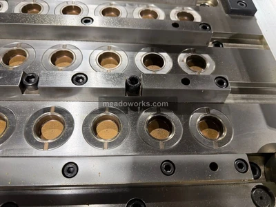 Used Fostag PCO 1881 Closure Mold Injection Molding Machines Illinois US | Meadoworks #1514584