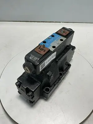 USED VICKERS DG4V-3-6C-M-U-HL7-60-EN594
