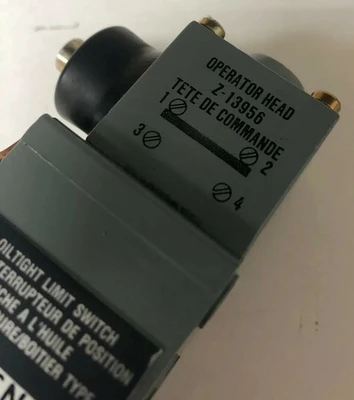 NEW Allen-Bradley 802T-CN