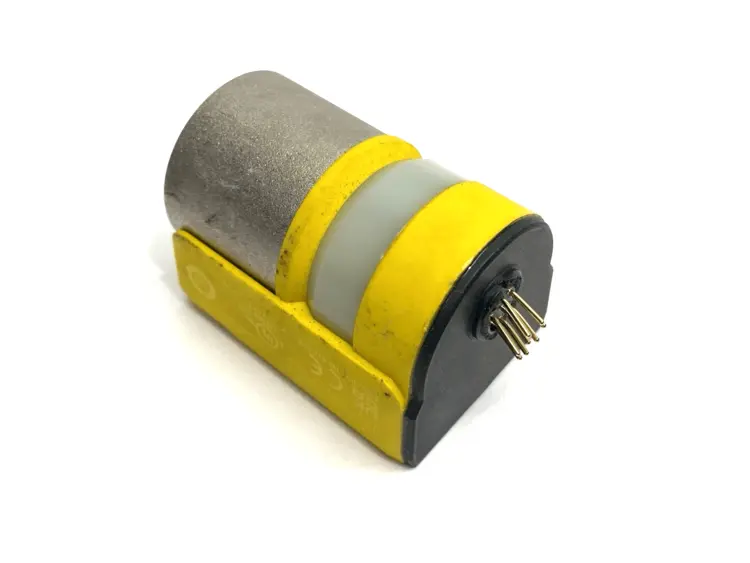 Used KEYENCE SAFETY DOOR SENSOR 500N HOLDING FORCE M12 CONNECTOR Sensors | Maverick Industrial Sales #1100102
