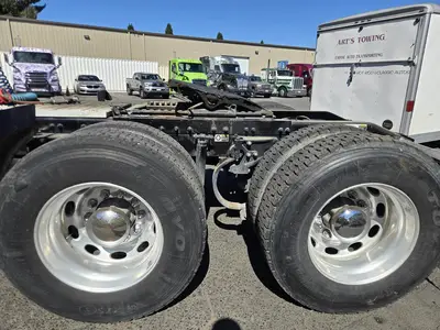 USED 2015 PETERBILT 579