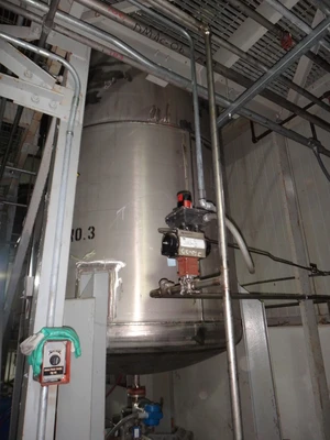 3,000 Gallon 304 Stainless Vertical Tanks