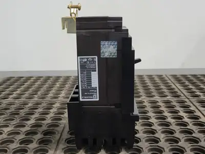 USED SQUARE D HLA260351