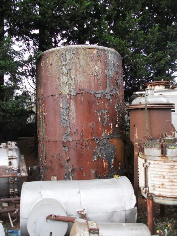 5,000L S/S Vertical Enclosed Tank