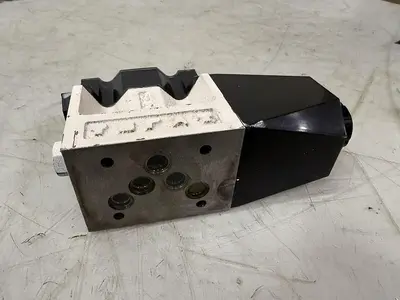 USED TOKIMEC DG4VS-5-0A-M-P7L-H-7-40