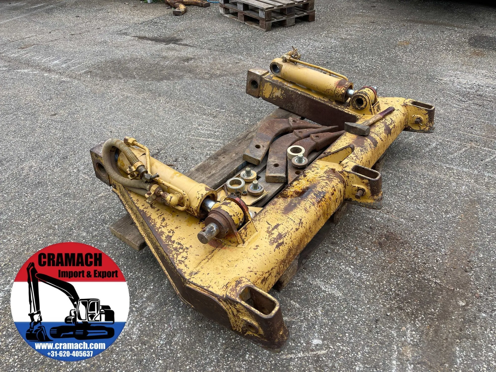 USED CATERPILLAR 953