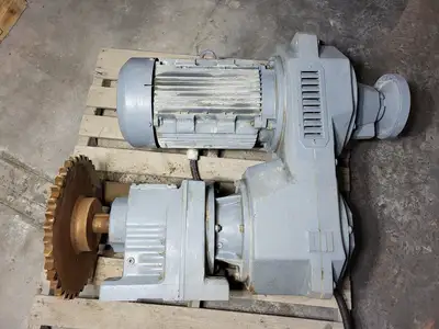 USED SEW-EURODRIVE R87VU41DV160M4