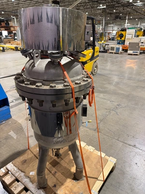 HYDROGENATION REACTOR WITH THERMOCOUPLE ASSEMBLY AND PROCESS HEATER; USED
